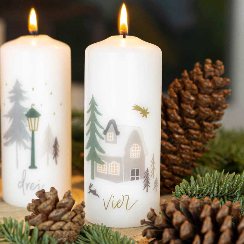 Adventskerze Zahl 4 mit Haus im Wald und Stern - Winterwald Set