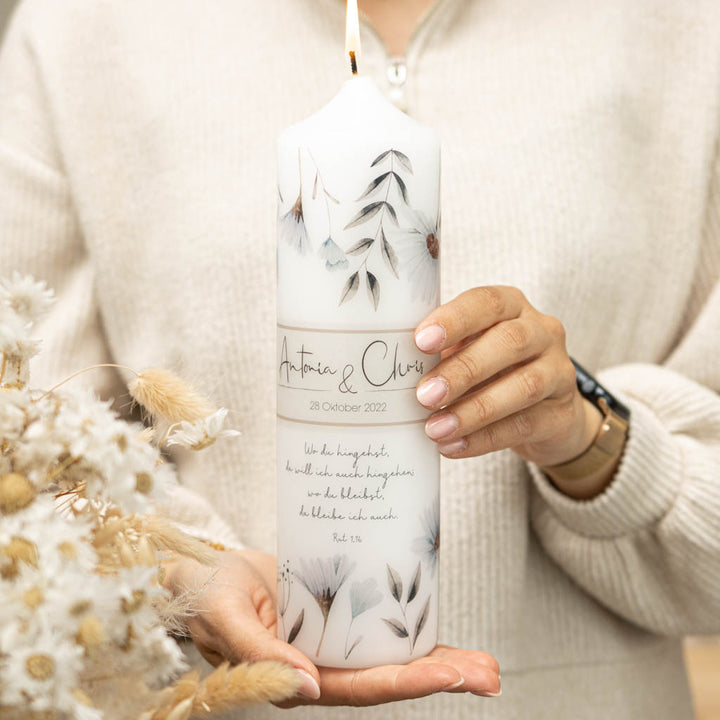 Brennende Hochzeitskerze Wildblumen Blau mit Trauspruch Rut 1,16