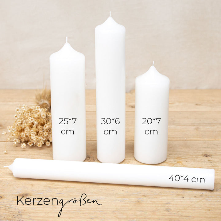 Vier Altarkerzen-Größen in Weiß: 20, 25, 30 und 40 cm für dein Motiv