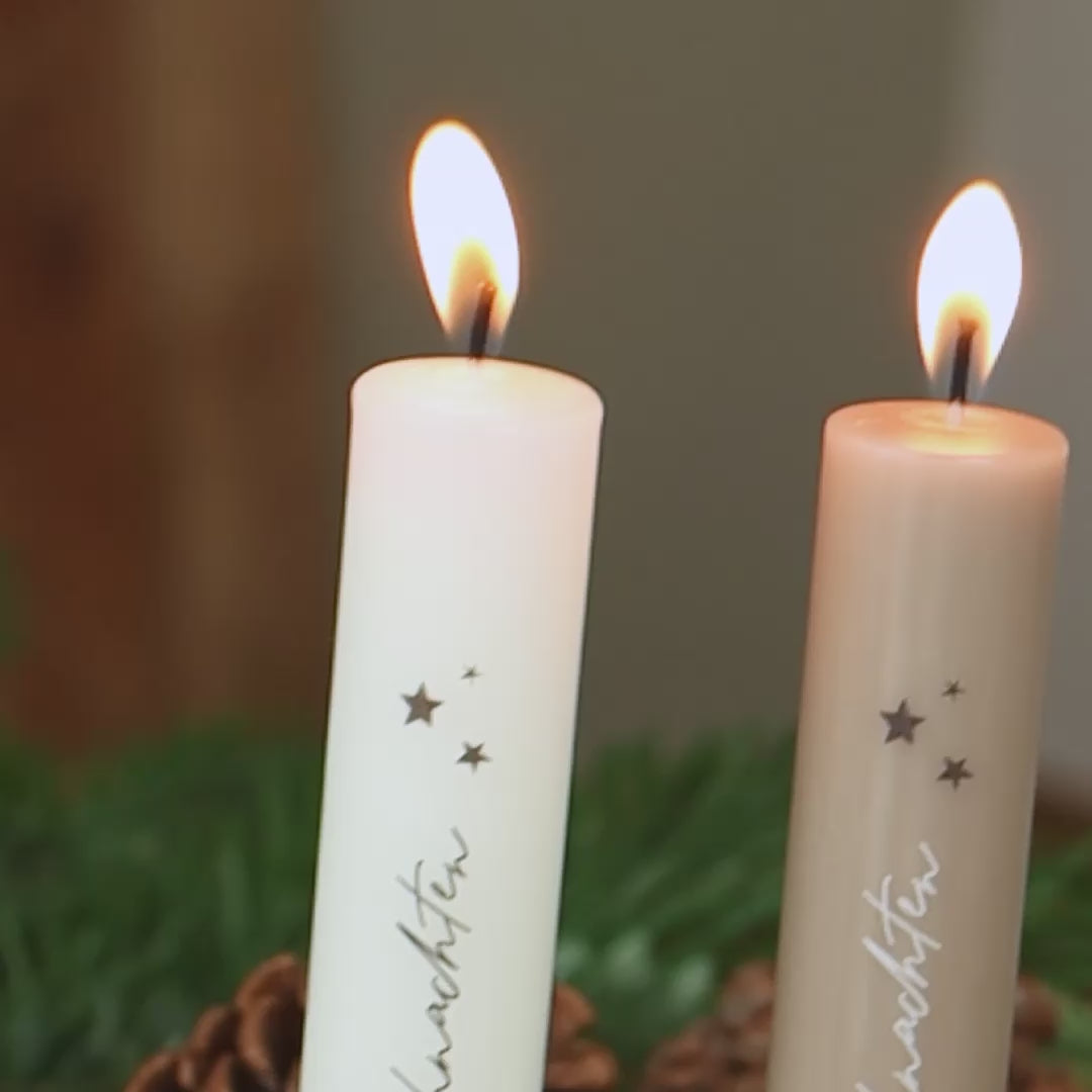 Stabkerze Frohe Weihnachten in 2 Farben als Geschenk mit Stabkerzenhaltern