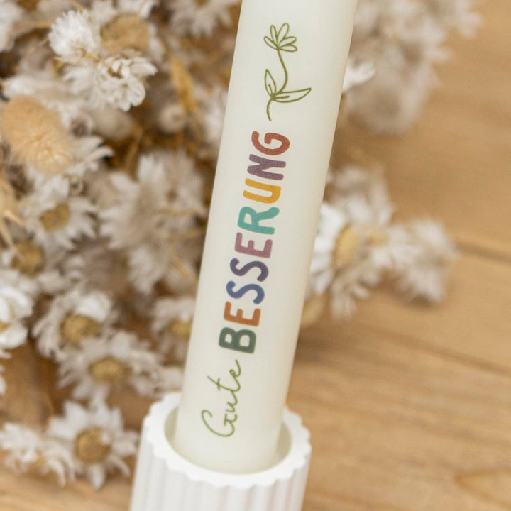 Stabkerze Gute Besserung Creme mit geriffeltem Kerzenhalter