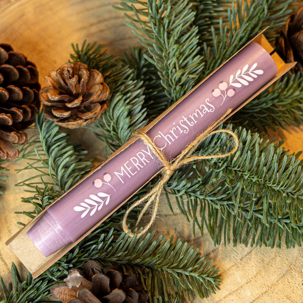 Stabkerze Merry Christmas mit Geschenkverpackung als Mitbringsel zu Weihnachten