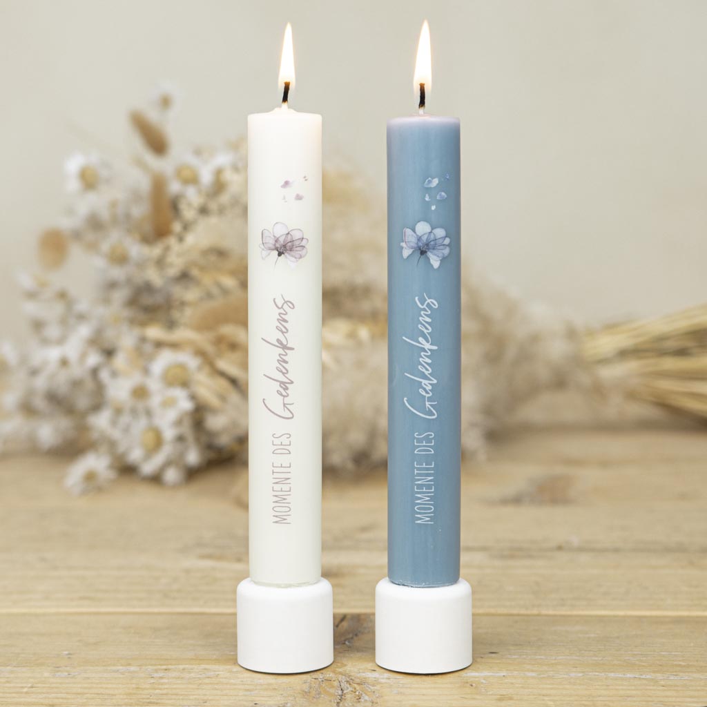Stabkerze Trauer mit Blume in Creme und Hellblau