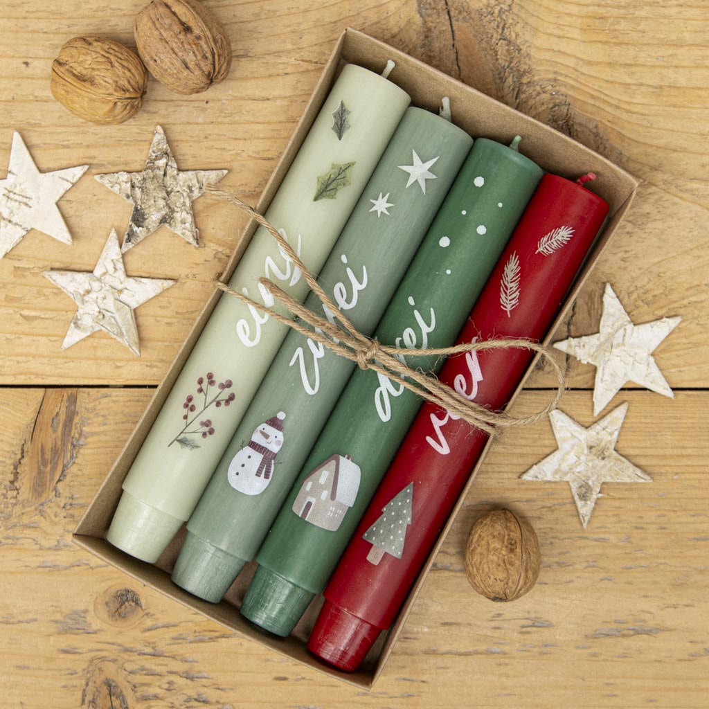 Stabkerzen mit Zahlen Nostalgie in weihnachtlicher Geschenkverpackung aus Karton und Jute