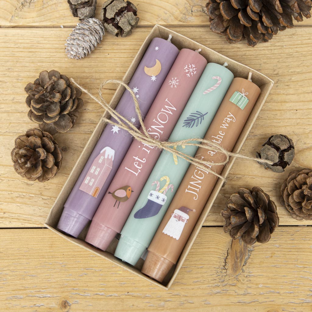 Stabkerzen-Set Let it snow in Geschenkverpackung aus Kraftpapier