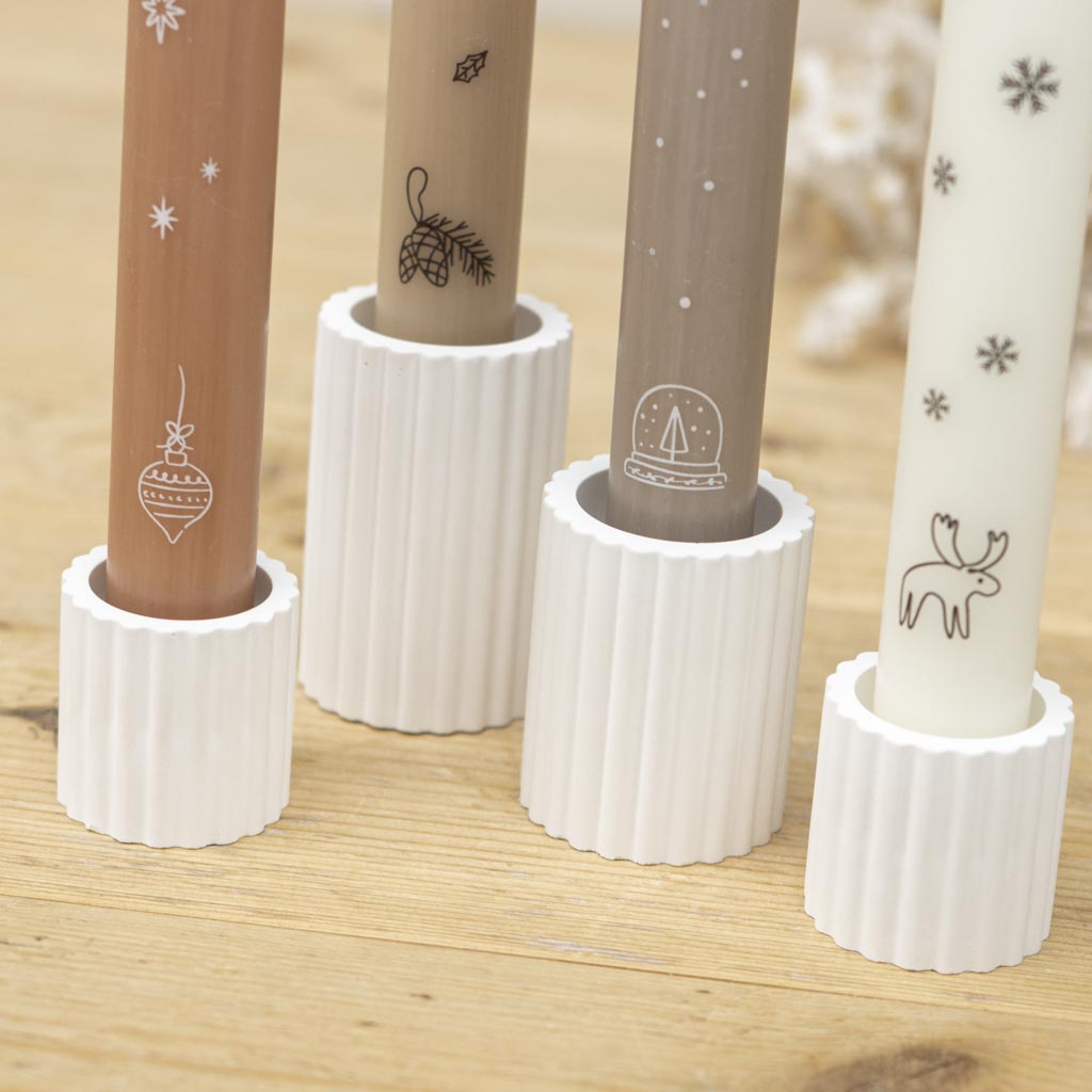 Moderne Adventskerzen – 4er Stabkerzen Set Skandi, schlicht und winterlich