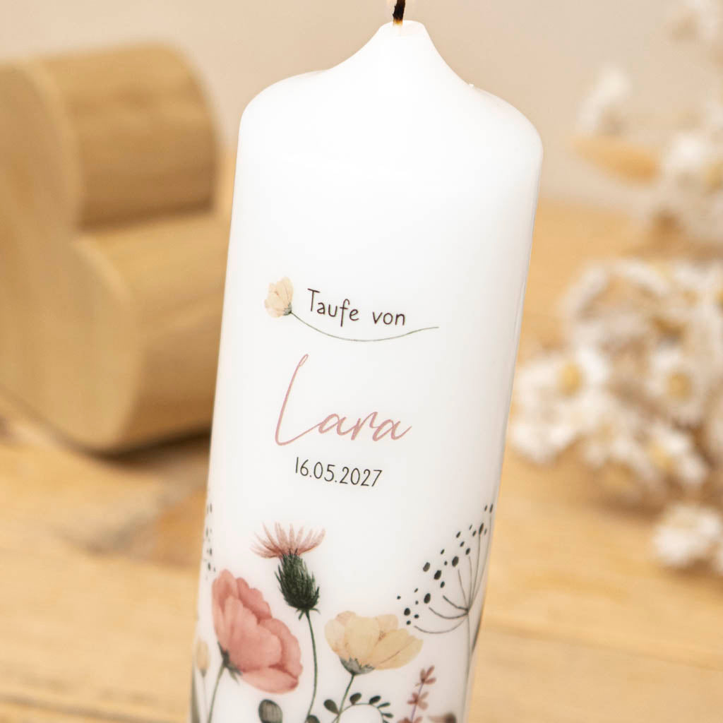 Taufkerze Wildblumen in Altrosa mit moderner Namensschrift