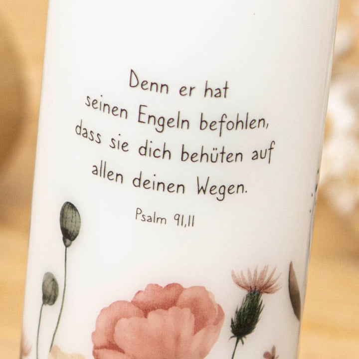 Taufkerze mit Wildblumen-Motiv und Taufspruch aus Psalm 91
