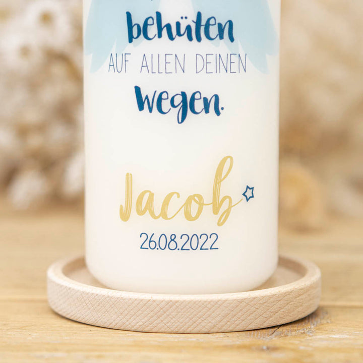 Personalisierte Taufkerze Engel mit Name und Taufdatum in Gold
