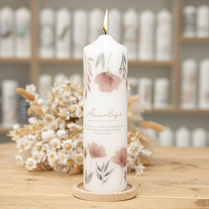 Trauerkerze für Mama mit umlaufenden Wildblumen in Rosé