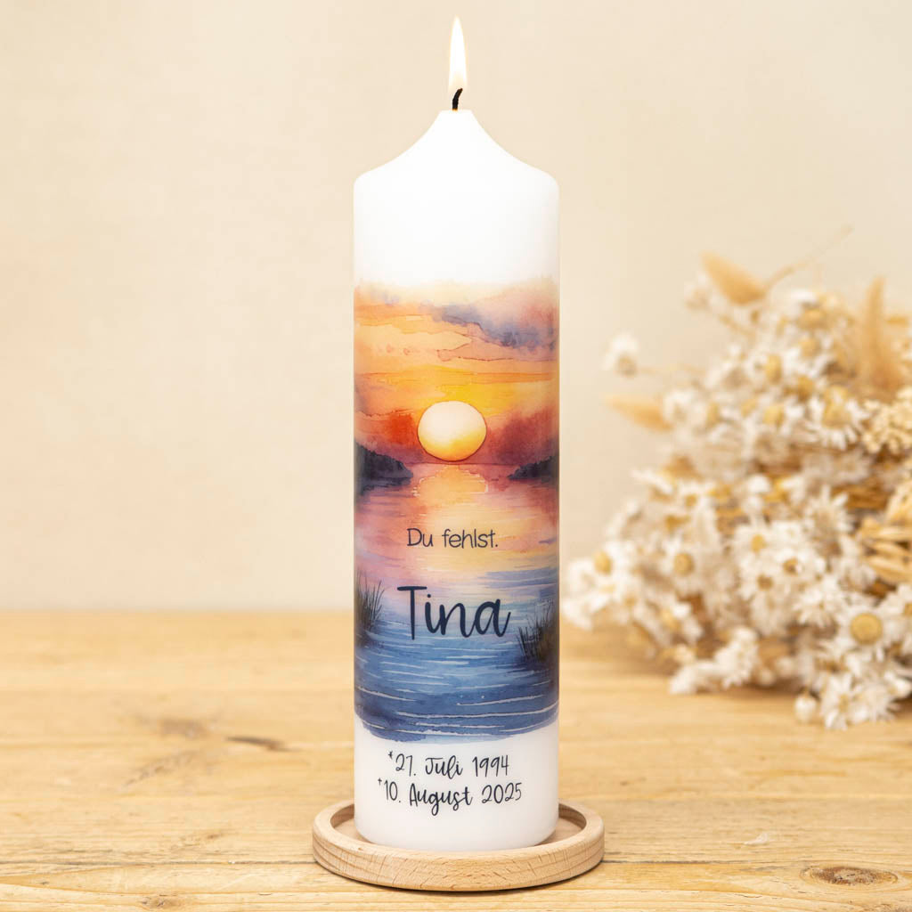 Trauerkerze Sonnenuntergang mit Name, Lebensdaten und Trauerspruch