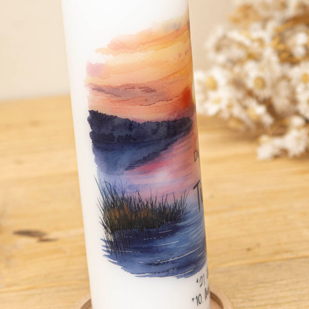 Trauerkerze Sonnenuntergang mit Spiegelung im Wasser