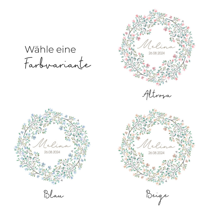 Farbvarianten der Taufkerze Blumenkranz Melina: Altrosa, Blau und Beige