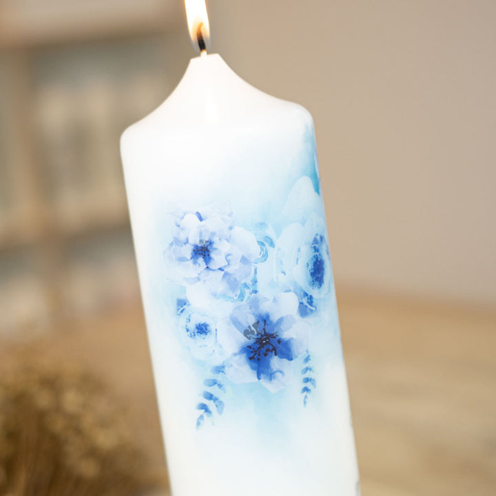 Hochzeitskerze Blaue Blumen in kräftigem Blau