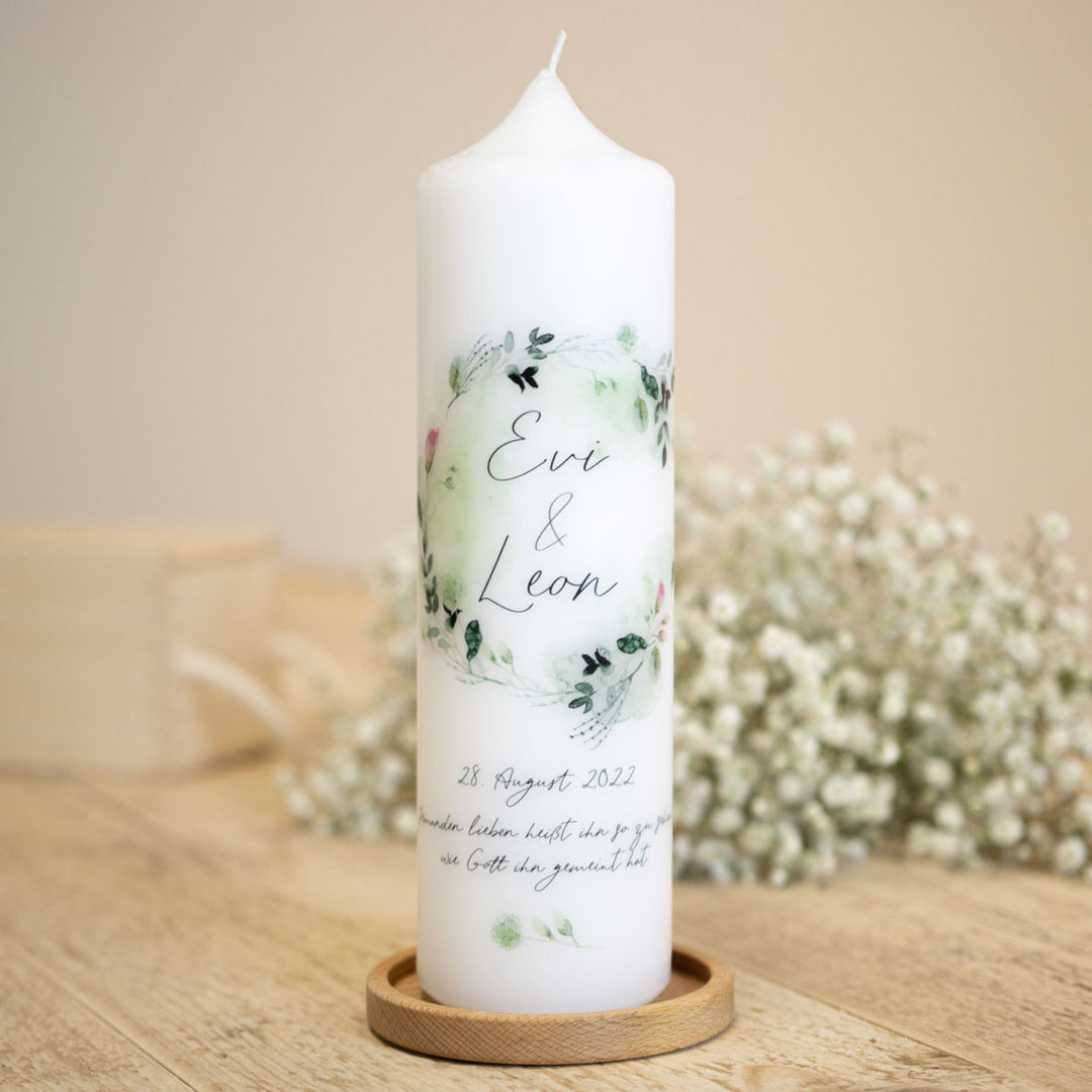 Hochzeitskerze Blätterkranz aus grünem Aquarell mit Namen