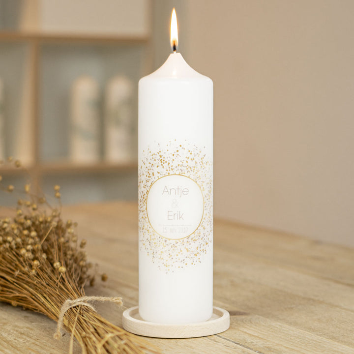 Hochzeitskerze Gold Konfetti Goldrausch auf Holzteller