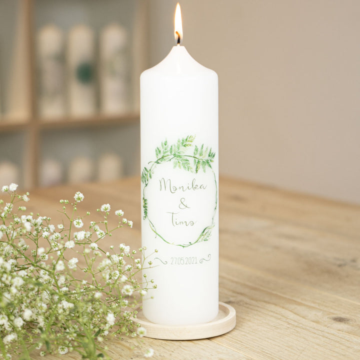 Hochzeitskerze Farn mit grünem Farnkranz und Namen