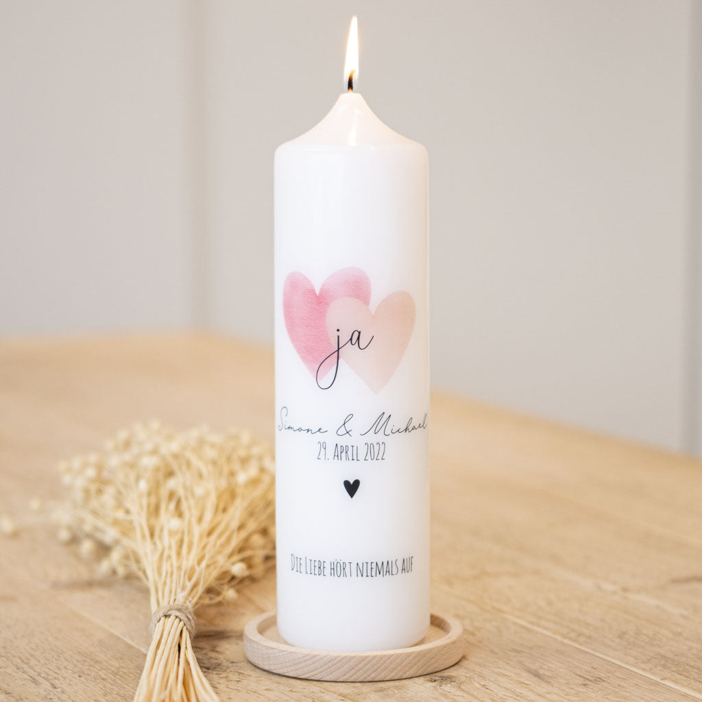 Hochzeitskerze mit zwei Herzen, personalisiert mit Namen und Hochzeitsdatum