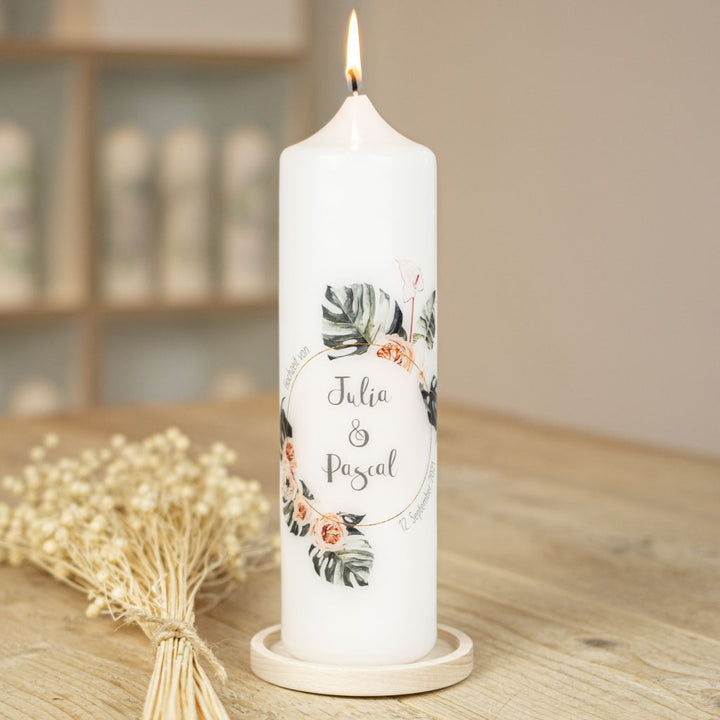 Hochzeitskerze Monstera mit Goldkreis Monstera-Blättern und Rosen