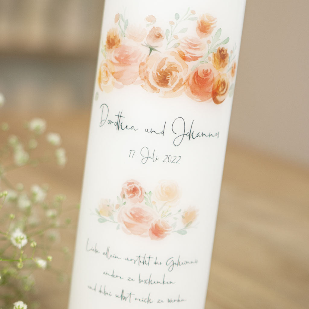 Apricotfarbene Aquarellrosen der Hochzeitskerze Vintage