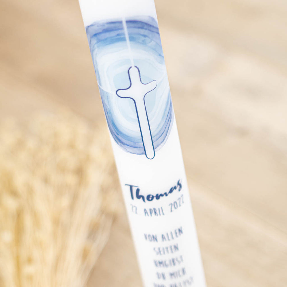 Ausgespartes Kreuz im blauen Wasserfarbenkreis