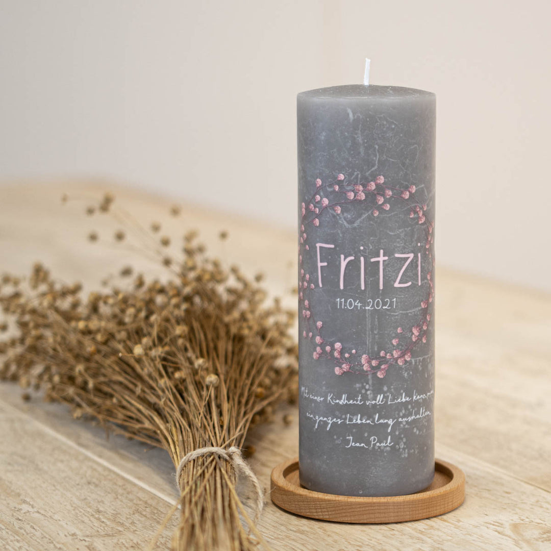 Taufkerze Beerenkranz als Rustic Beton Grau in 20 x 7 cm