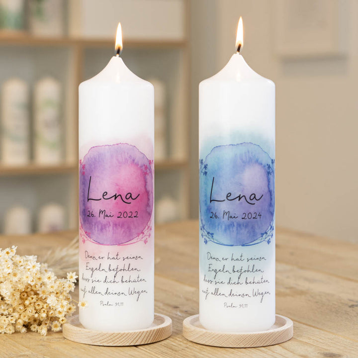 Taufkerze Aquarell bunt in Rosa und Blau mit Blütenkranz und Name