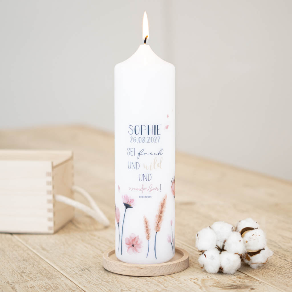 Taufkerze Blumenwiese Sophie mit Wildblumen in Altrosa und Name