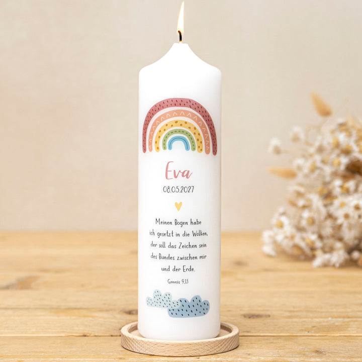 Taufkerze Regenbogen modern in bunten Boho-Tönen mit Name und Taufdatum