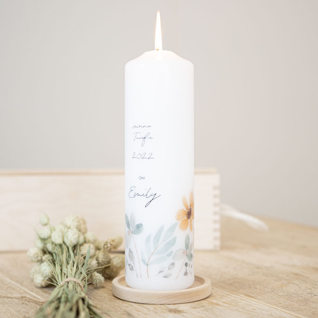 Taufkerze Unendlichkeit mit Wildblumenwiese und Namen Emily